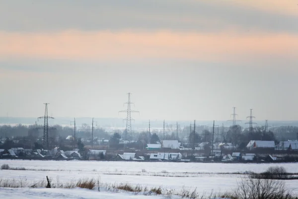 Вид на маленький городок зимой — стоковое фото