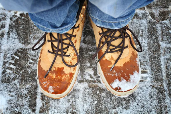 Zasněžené boty — Stock fotografie
