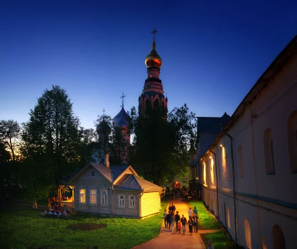 Illuminé la nuit Eglise — Photo