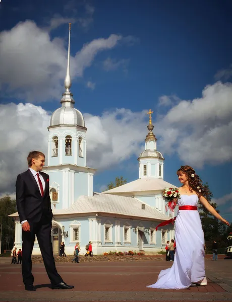 Свадебная церемония в церкви — стоковое фото