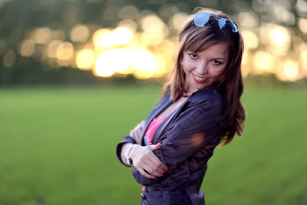 Hermosa chica con gafas — Foto de Stock