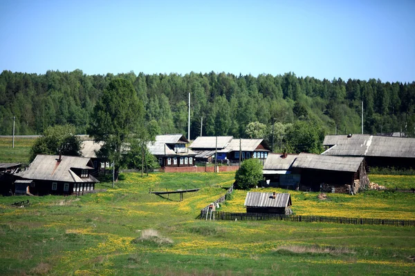 Sommer im Dorfhaus — Stockfoto