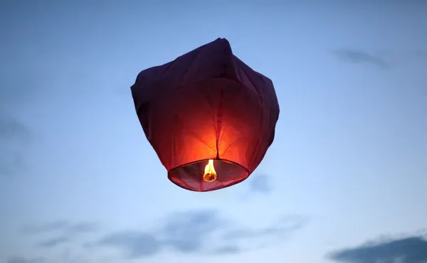 Lanternes ciel rouge — Photo