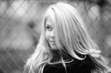 Güzel sarışın sonbahar kış ceket