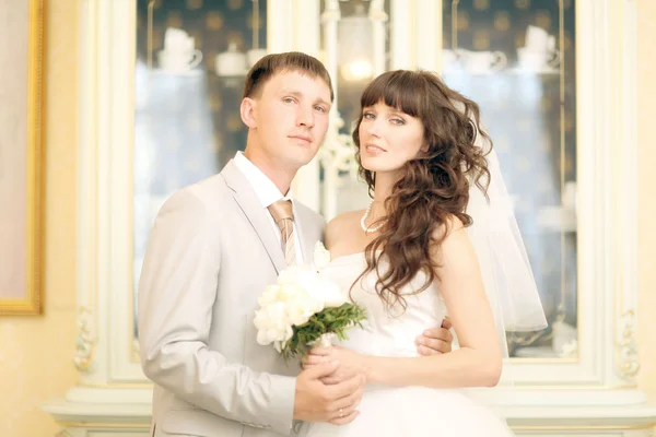 Bride and groom at the wedding — Stock Photo, Image