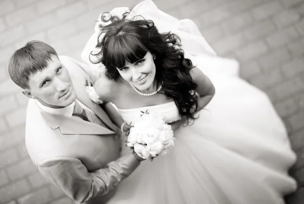 Novia y novio en la boda — Foto de Stock