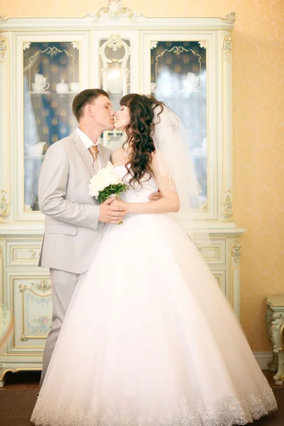 Bride and groom at the wedding — Stock Photo, Image