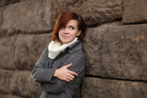 Menina no outono primavera roupas de inverno — Fotografia de Stock