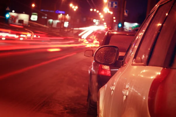 Autoverkehr in der Stadt — Stockfoto