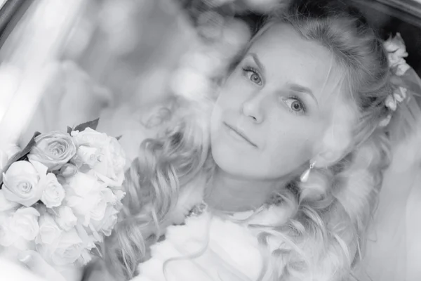 Bride with bouquet — Stock Photo, Image