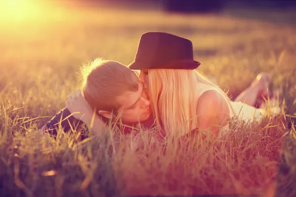 Amoureux dans le domaine — Photo