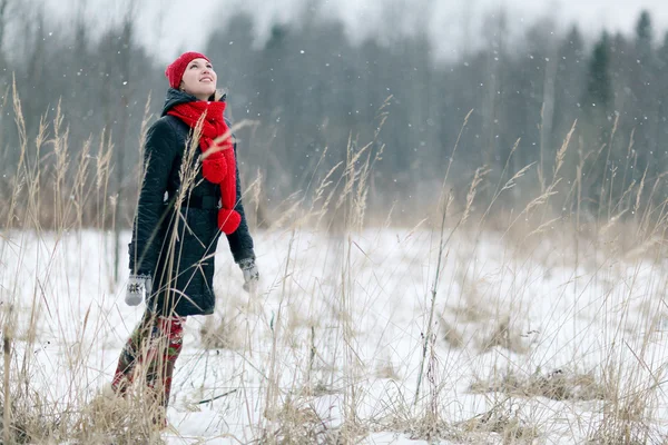 Mädchen im Winter — Stockfoto