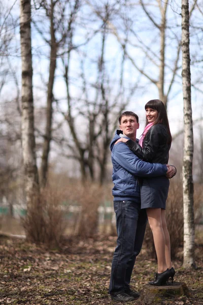 Amantes no parque — Fotografia de Stock