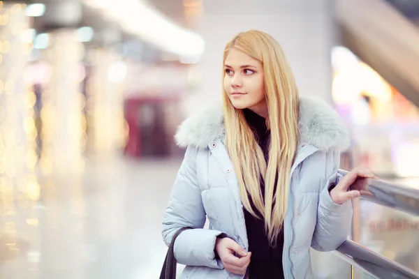 Blond kvinna — Stockfoto