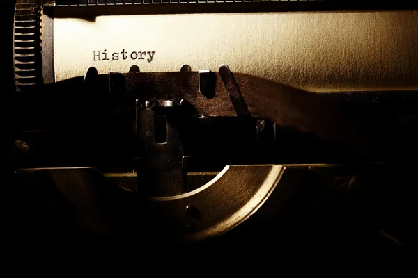 Antigua inscripción en una máquina de escribir — Foto de Stock