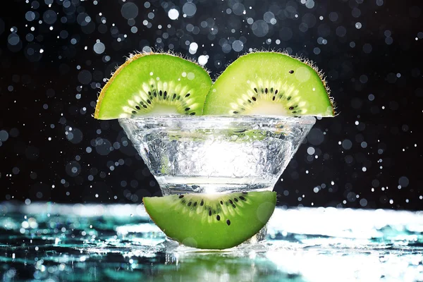 Cocktail avec kiwi — Photo
