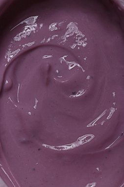 Böğürtlenli yoğurt