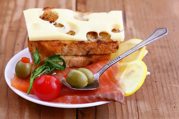 Italienischer Lachs-Toast — Stockfoto