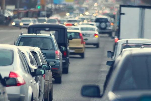 Verkeersopstoppingen in de stad — Stockfoto