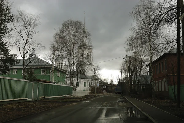 Церковь мрачное небо — стоковое фото