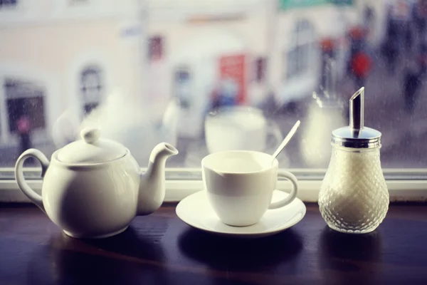 Tetera de cerámica con taza — Foto de Stock