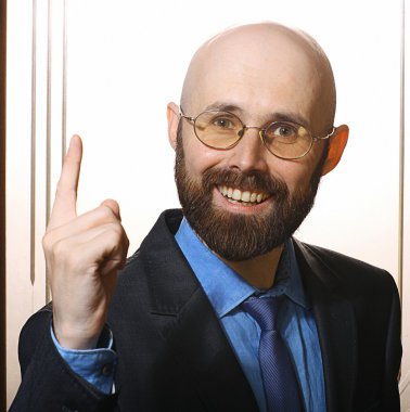 mutlu sakallı adam