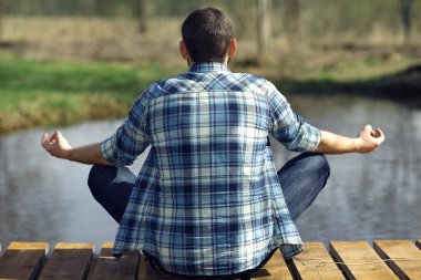 adam meditasyon