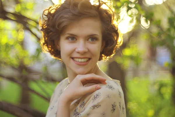 Feliz chica sonriente — Foto de Stock