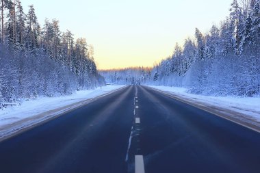 kış karayolu arka plan sisi görüş mesafesi düşük