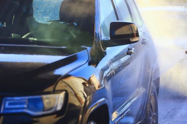 Araba yıkama arkaplansız sıçrama, otomatik servis