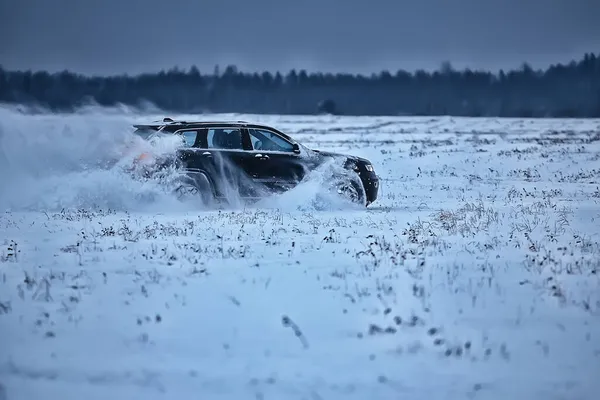 Geländewagen Driften Schneefeld Abenteuer Winter Geschwindigkeit Natur — Stockfoto
