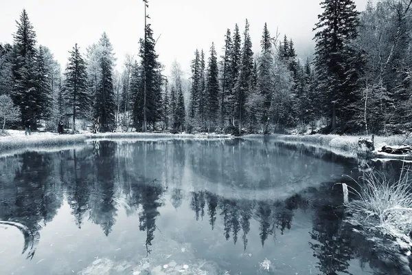 Geyser Bleu Lac Altaï Hiver Paysage Montagne Lac Source Thermale — Photo