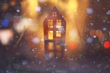 Noel dekorasyonu akşam evi ışıkları arka plan soyut tatil dekoru