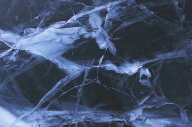 Buz dokusu Baykal 'ı çatlatıyor, soyut arkaplan kış buzu şeffaf mavi