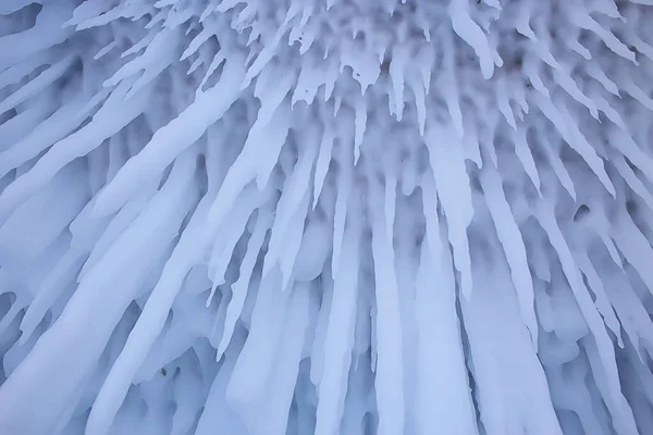 氷柱の背景冬の季節冷凍屋外屋根 — ストック写真
