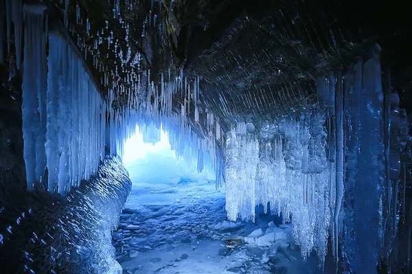 Eishöhle Winter Gefroren Natur Hintergrund Landschaft — Stockfoto