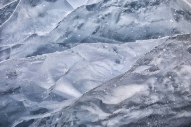 Buzun dokusu hava baloncukları gaz hidrojen sülfür kış arka planında