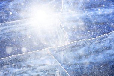 Buz dokusu Baykal 'ı çatlatıyor, soyut arkaplan kış buzu şeffaf mavi