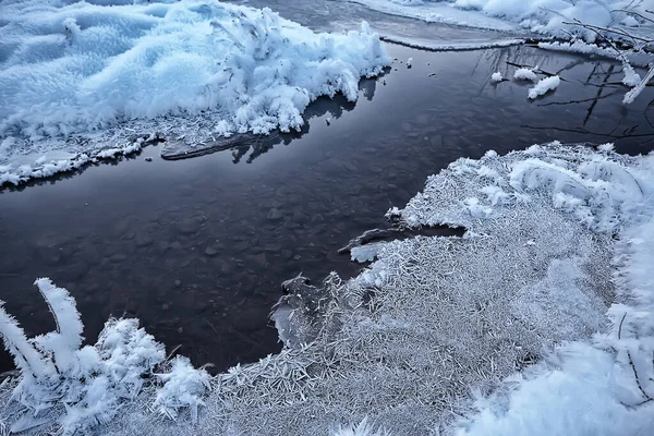 Landskap Flod Vinter Säsongsutsikt Vatten Snö Skog — Stockfoto