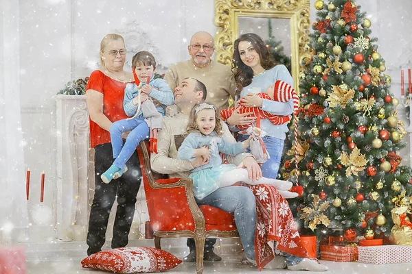 Grande Família Feriados Natal Ano Novo Avó Avô Pais Crianças — Fotografia de Stock