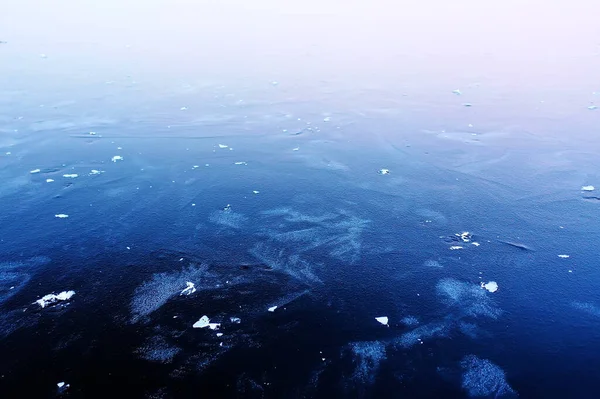 Doku Buzlu Üst Görünümü Şeffaf Soyut Arkaplan Kışını Çatlatır — Stok fotoğraf