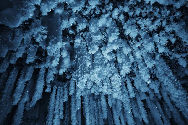 Jégcsapok Háttér Tél Szezonális Fagyasztott Kültéri Tető — Stock Fotó