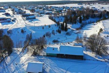 Ahşap kilise kış manzarası, manzara Rus kuzey mimarisi.