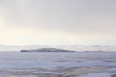 Kış manzarası Olkhon Adası, Baykal Gölü Rusya