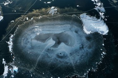 doku buzlu üst görünümü şeffaf soyut arkaplan kışını çatlatır