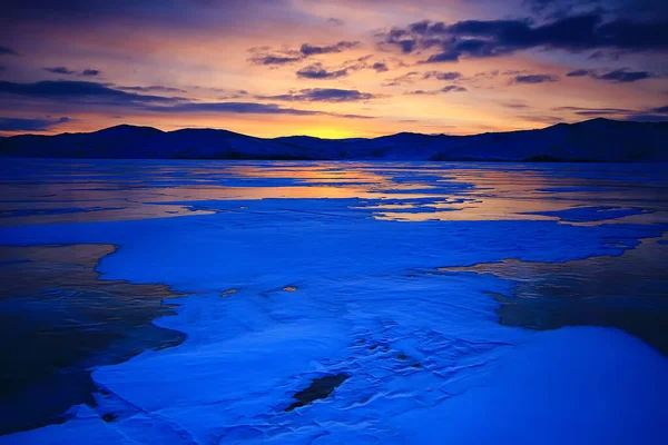 Baikaleislandschaft Wintersaison Transparentes Eis Mit Rissen Auf Dem See — Stockfoto