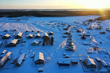 Kimzha Köyü manzarası, kış manzarası Rus Kuzey Arkhangelsk Bölgesi