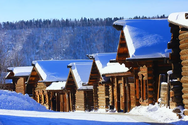 Χειμερινό Τοπίο Ρωσικό Χωριό Βόρεια Ξύλινο Σπίτι — Φωτογραφία Αρχείου