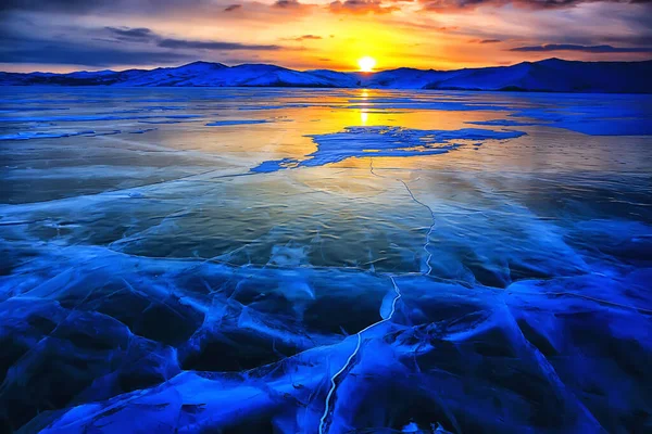 Paesaggio Glaciale Baikal Stagione Invernale Ghiaccio Trasparente Con Crepe Sul — Foto Stock