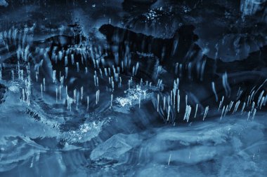 Buzun dokusu hava baloncukları gaz hidrojen sülfür kış arka planında